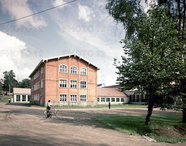 Arabia Notsjö glassworks, Finland, 1960s. Artist: Göran Algård