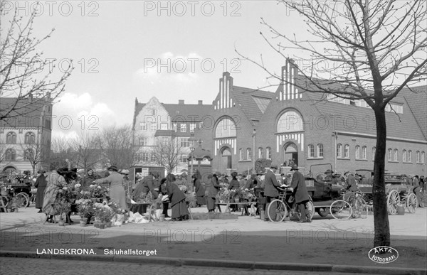 Trade outside the market hall, Landskrona, Sweden, 1925. Artist: Unknown