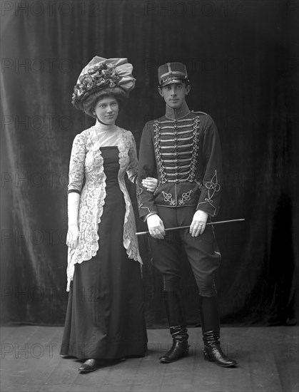 Lieutenant Frick and his lady, Landskrona, Sweden, 1910. Artist: Unknown