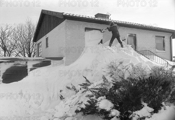 Huge snowdrift after a storm, Landskrona, Sweden, 1978. Artist: Unknown