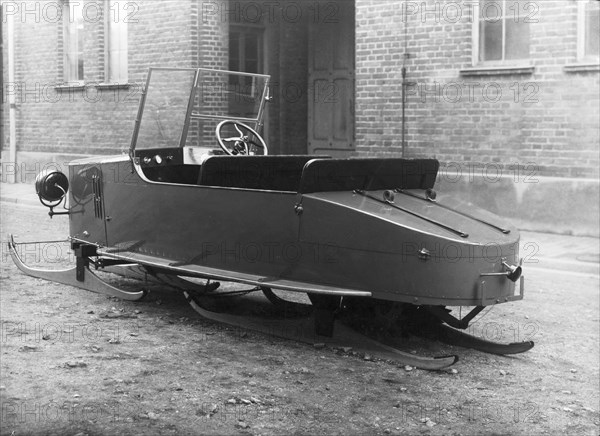 Sleigh car, Landskrona, Sweden, 1923. Artist: Unknown