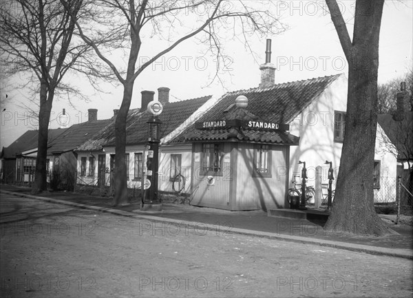 Standard petrol pump, Landskrona, Sweden, 1932. Artist: Unknown