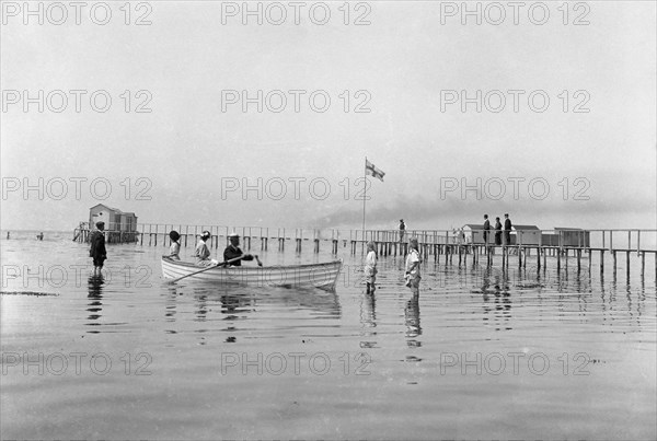 The baths of Svaneholm, Borstahusen, Landskrona, Sweden, c1900. Artist: Unknown