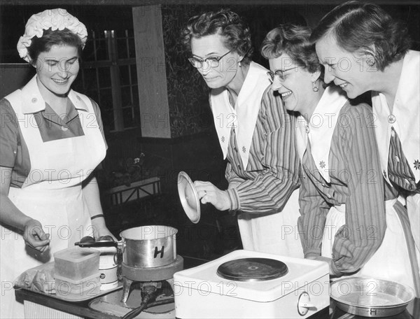 Women on a cookery course, Sweden, c1930-1959(?). Artist: Unknown