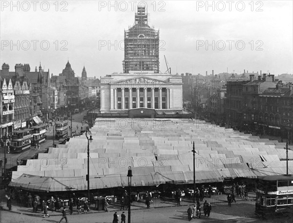 Last Saturday market, Market Square, Nottingham, Nottinghamshire, 17th November 1928. Artist: Unknown