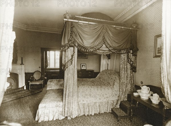 Lord Byron's bedroom, Newstead Abbey, Nottinghamshire, 1905. Artist: Henson & Co