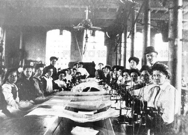 Employees of the Midland Lace Company, St Ann's Well Road, Nottingham, Nottinghamshire, 1906. Artist: Unknown