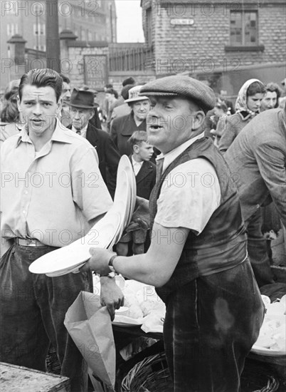 Bric-a-brac stall, Sneinton Market, Nottingham, Nottinghamshire, c1950(?). Artist: Edgar Lloyd