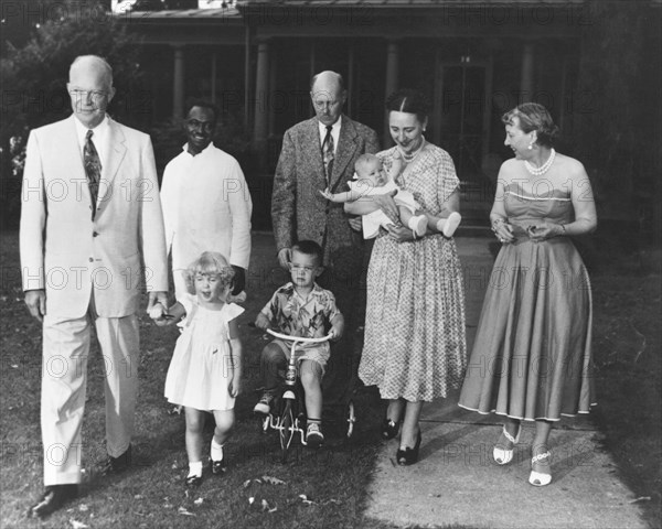 General Eisenhower and his family, Fort Sheridan, Illinois, USA, 14th July 1952. Artist: Unknown