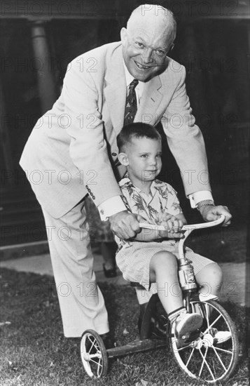 General Dwight D Eisenhower with grandson David at Fort Sheridan, Illinois, USA, 1952. Artist: Unknown