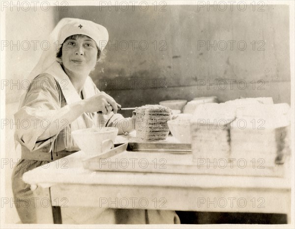 Nurse making sandwiches, Fort Sheridan, Illinois, USA, 1920. Artist: Unknown