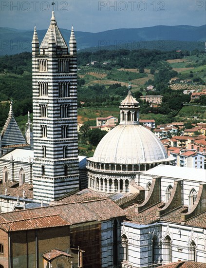 Panorama to Cathedral, Sienna, Tuscany, Italy.