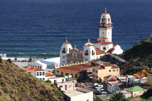 Church and bay, Candelaria, Tenerife, 2007.