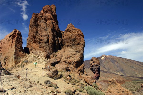 Los Roques de Garcia, Parque Nacional del Teide, Tenerife, Canary Islands, 2007.