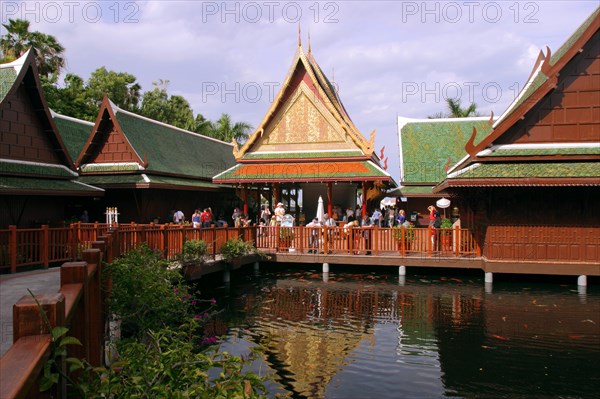 Thai Village, Loro Parque, Tenerife, Canary Islands, 2007.