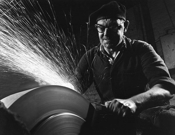 Grinding (sharpening), Everlast Garden tools, Sheffield, South Yorkshire, 1965. Artist: Michael Walters