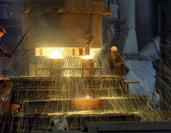 Pouring a 23 ton steel casting, Sheffield, South Yorkshire, 1968. Artist: Michael Walters