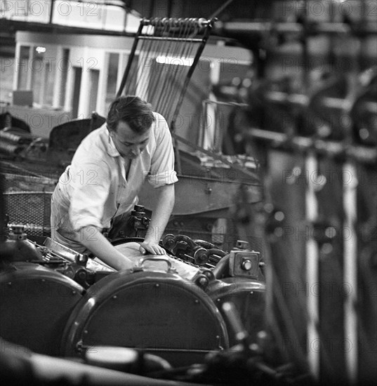 Setting up a Meihle two colour flat bed printer press, Mexborough, South Yorkshire, 1968.  Artist: Michael Walters