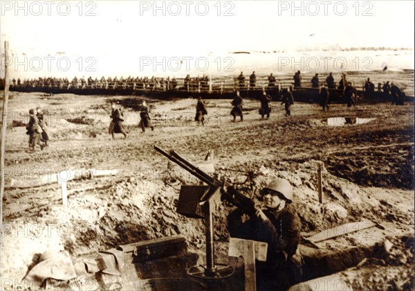 Russian anti-aircraft gun, Battle of Stalingrad, c1942-c1943. Artist: Unknown