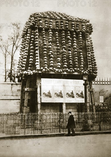 A monument in Paris, France, during World War I, c1914-c1918. Artist: Unknown