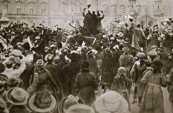 Celebrating the end of the First World War, London, November 1918. Artist: Unknown