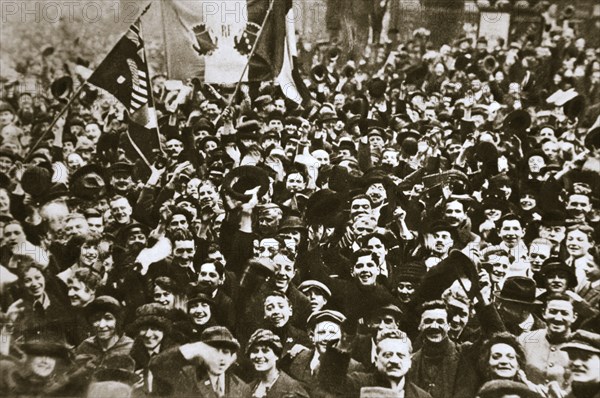 Celebrating the end of the First World War, London, November 1918. Artist: Unknown