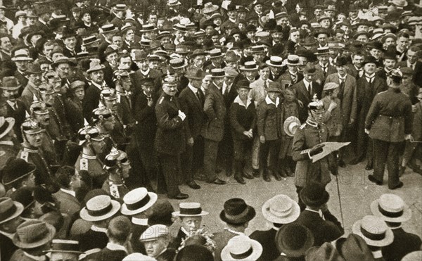 The Kaiser's proclamation of war being read out, Berlin, Germany, 4 August 1914. Artist: GPA