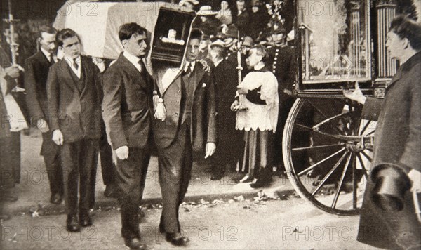 Carrying the coffin of Alderman Terence McSwiney, Lord Mayor of Cork, 1920. Artist: S and G