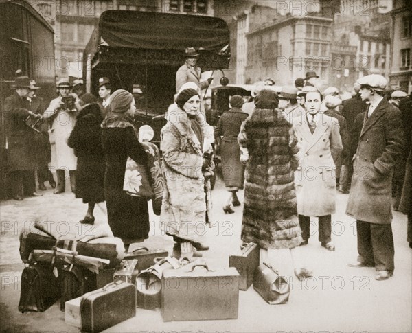 Radical 'hunger marchers' gathering in New York, USA, Great Depression, November 1932. Artist: Unknown