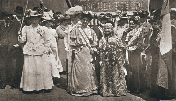 The head of the Women's Sunday Procession to Hyde Park, London, 21 June 1908. Artist: Unknown