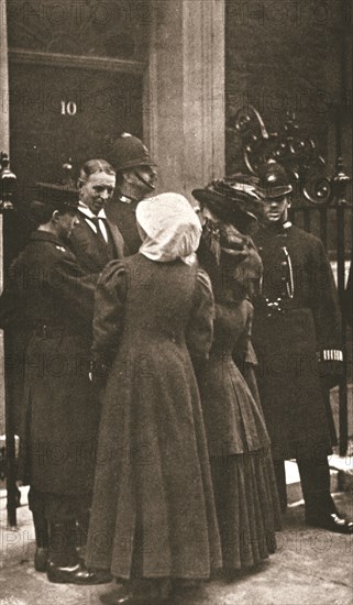 The 'Human Letters' dispatched by Jessie Kenney to Mr Asquith at 10 Downing Street, London, 1909. Artist: Unknown