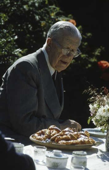 King Gustaf VI Adolf of Sweden on his yearly visit to the Summer Café, Skäret, Arild, Scania, 1973 Artist: Unknown