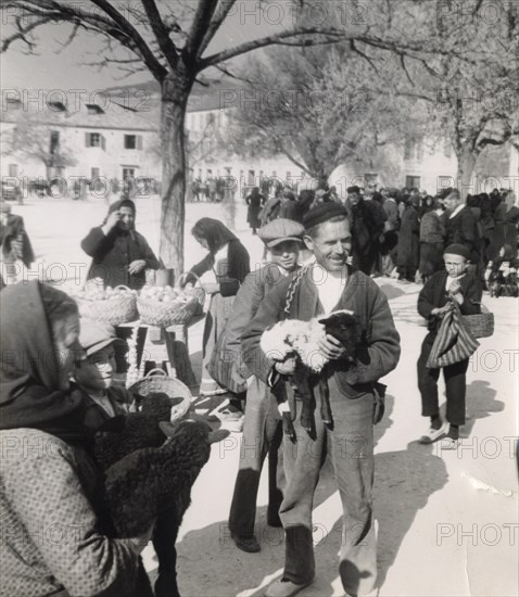 Farmers from Zenica at the market, Bosnia-Hercegovina, Yugoslavia, 1939. Artist: Unknown