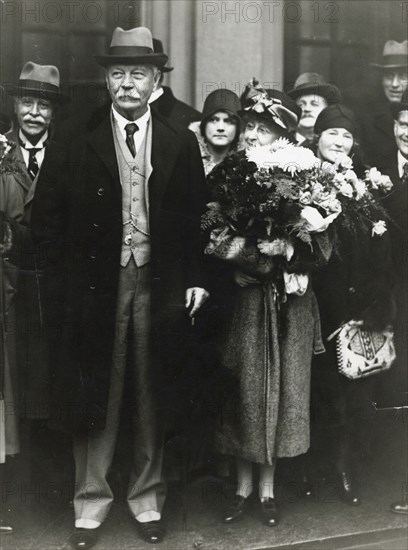 Scottish novelist Sir Arthur Conan Doyle and his wife, Stockholm, Sweden, 1929. Artist: Unknown