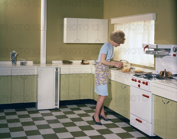 Kitchen scene, Warwick, Warwickshire, 1966. Artist: Michael Walters