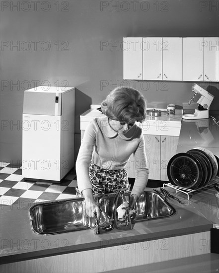 Kitchen scene, Warwick, Warwickshire, 1966. Artist: Michael Walters