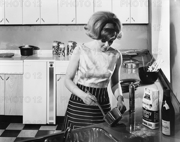 Kitchen scene, Warwick, Warwickshire, 1966. Artist: Michael Walters