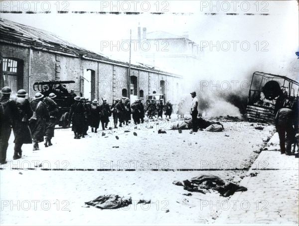 Evacuation of the British Expeditionary Force (BEF) from Dunkirk, France, World War II, 1940. Artist: Unknown