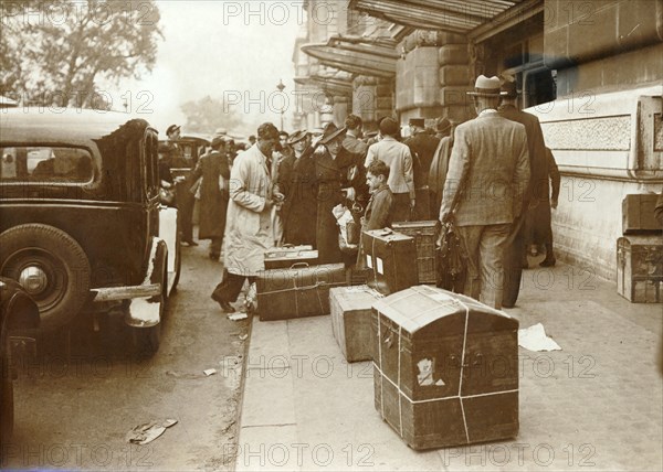 French families evacuate to the provinces, Gare d'Orsay station, Paris, World War II, 1940. Artist: Unknown