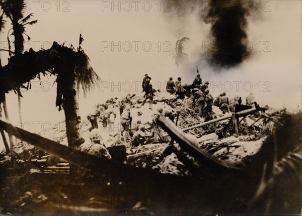 US Marines fighting on Tarawa, Gilbert Islands, World War II, November 1943. Artist: Unknown