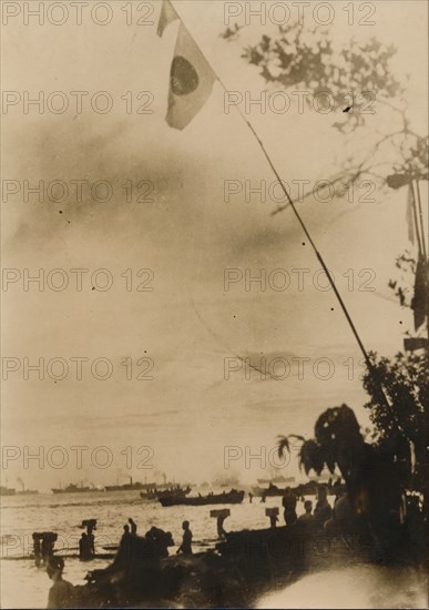 A Japanese convoy disembark troops on a Pacific island, c.1943. Artist: Unknown