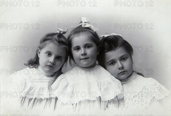 Portrait of children, Baku, Azerbaijan, 1909.  Artist: Julian Stanislavovich Zelinsky