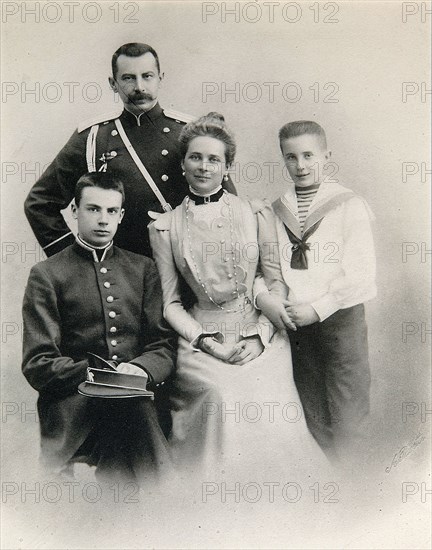 Portrait of the family of Princess Zinaida Yusupova, c1900. Artist: A Pasetti
