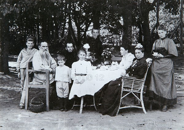 The family of Russian author Leo Tolstoy, late 19th or early 20th century.  Artist: Scherer Nabholz & Co