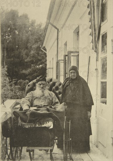 Russian author Leo Tolstoy with his sister Maria Nikolaevna, Russia, 1900s. Artist: Sophia Tolstaya