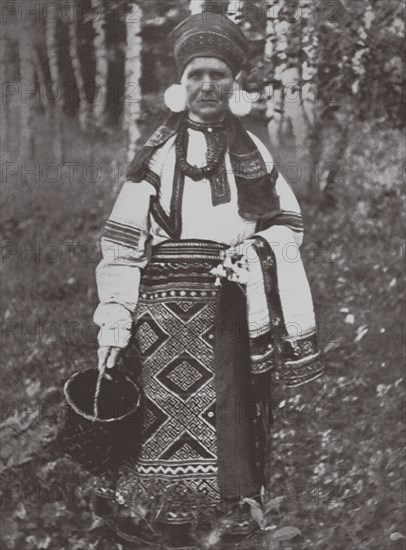 Ryazan Province woman's festive dress, 1900s-1910s.