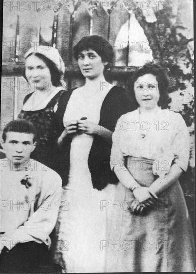 Anna Akhmatova and Maria Kuzmina-Karavayeva (left), 1912.