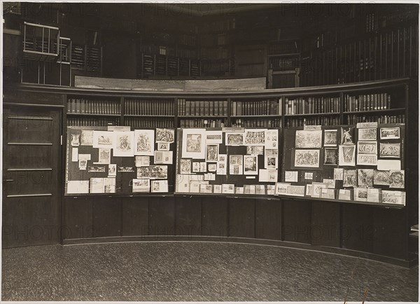 The Mnemosyne Atlas at the Reading room of the Kunstwissenschaftliche Bibliothek Warburg, 1927.