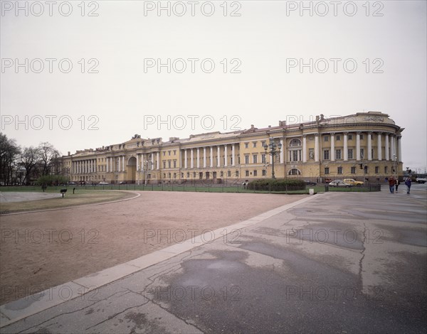 The Senate and Synod Buildings in Saint Petersburg, 1829-1834. Artist: Rossi, Carlo (1775-1849)