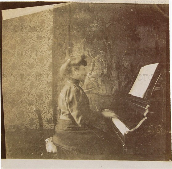 Misia Natanson at the Piano.